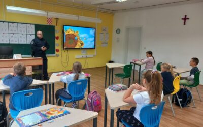 Predavanje policijskog službenika o sigurnosti u prometu